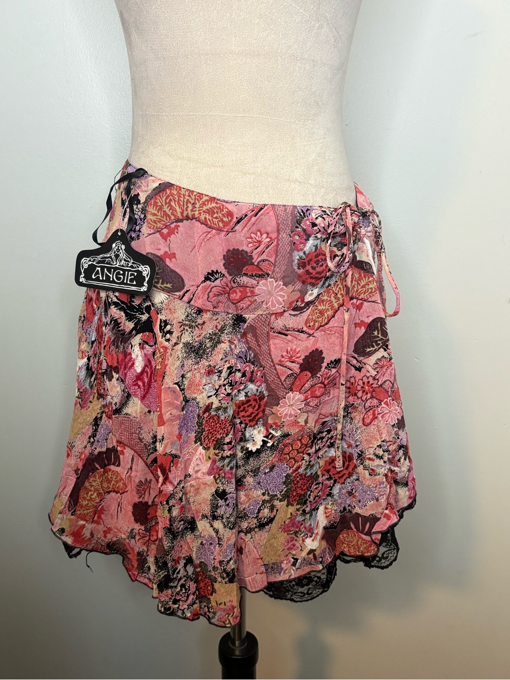 Pink floral Rayon skirt - Picture 1 of 4